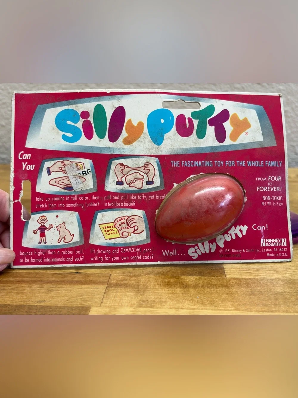 Vintage 1981 Silly Putty Sealed Original Egg On Card Binney & Smith Made USA NOS